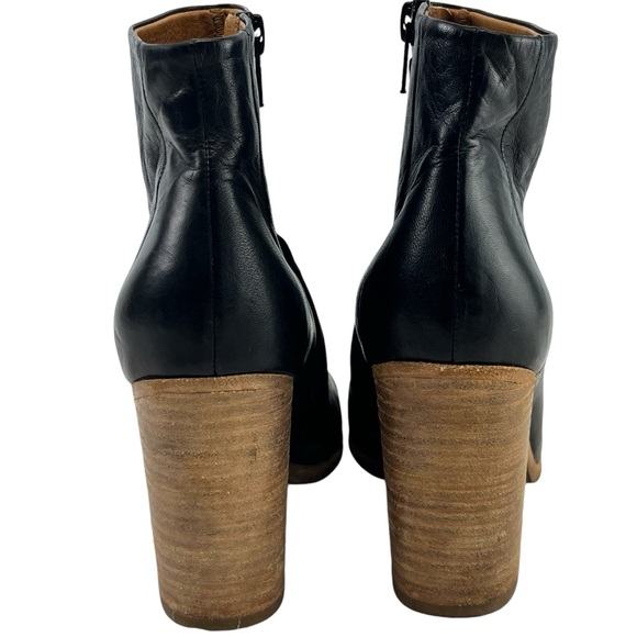 COCLICO Tone on Tone Cap Toe Heeled Leather Ankle Boots Women US 6.5 in Black - Picture 6 of 10